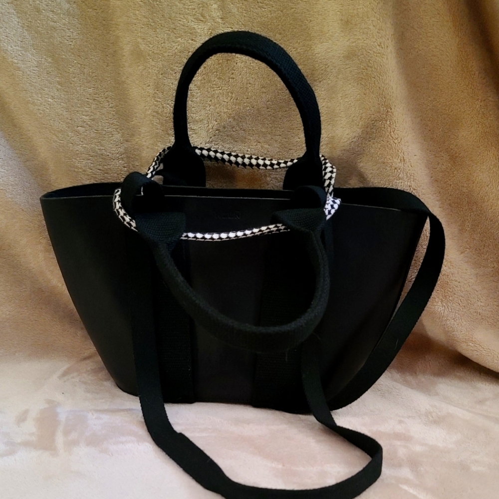 muun black leather handbag